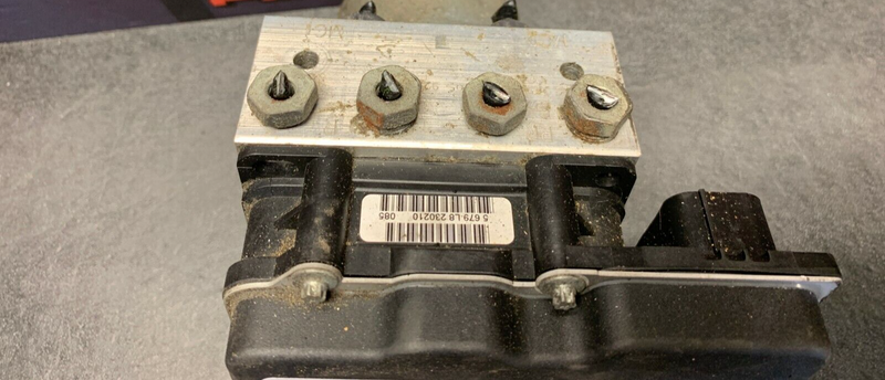 2010 CAMARO SS OEM ABS ANTI LOCK BRAKE PUMP 92246444