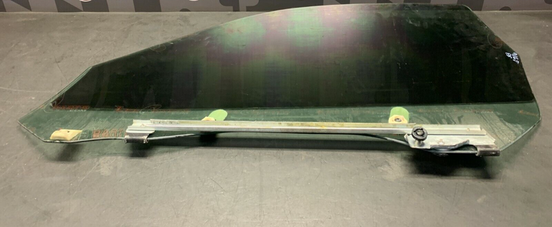 2001 CAMARO SS OEM RH PASSENGER DOOR WINDOW GLASS 27K