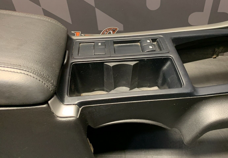2004 PONTIAC GTO OEM CENTER CONSOLE
