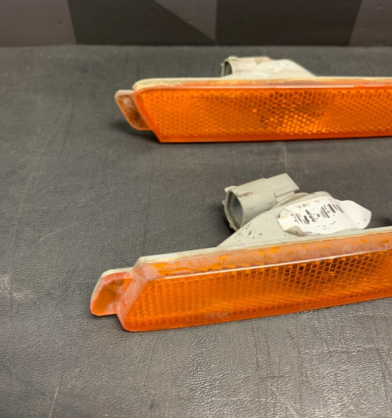 2014 CAMARO SS OEM FRONT SIDE MARKER LIGHTS USED