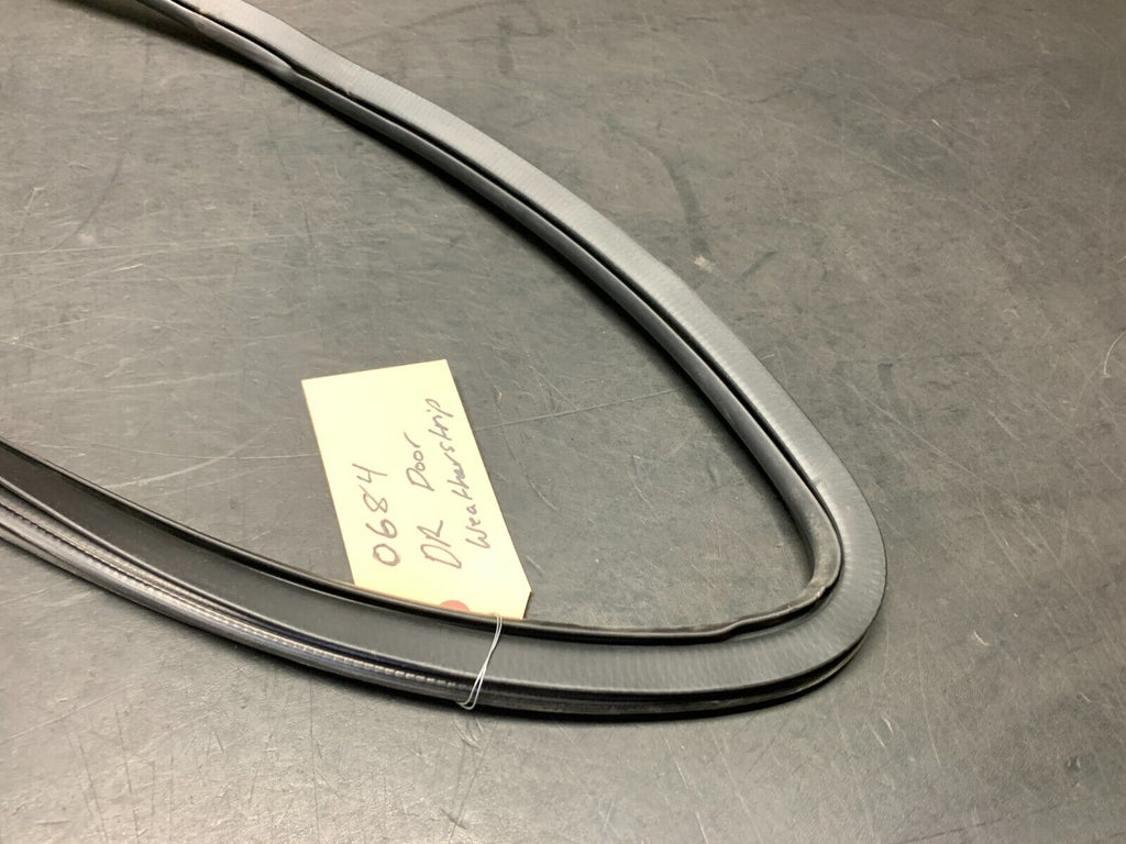 2004 PONTIAC GTO DRIVER LH DOOR WEATHER STRIP SEAL USED OEM