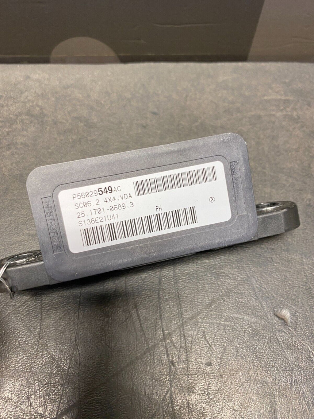 2016 DODGE CHALLENGER HELLCAT OEM YAW SPEED RATING SENSOR 56029549ac USED