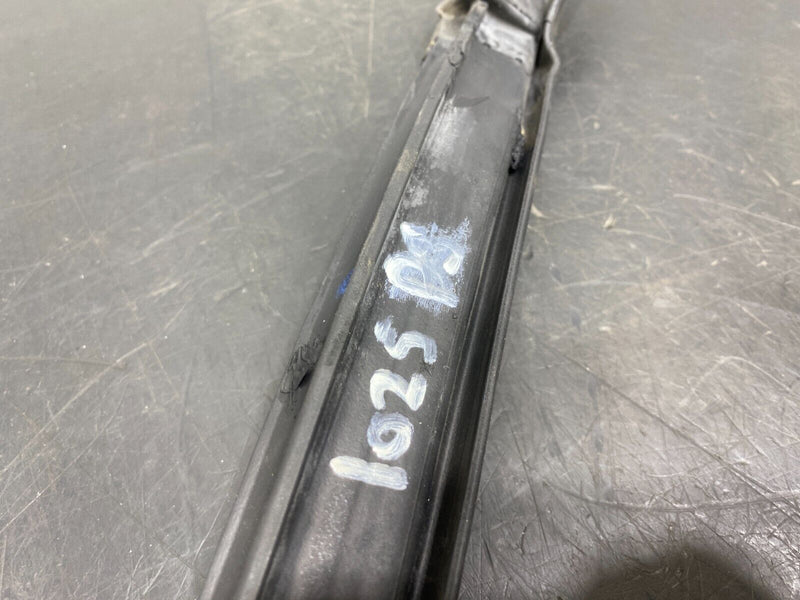 2003 CORVETTE C5 Z06 OEM PASSENGE RH RUBBER UPPER WINDOW SEAL USED