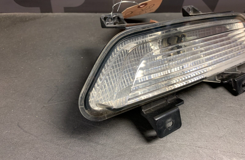 2019 FORD MUSTANG GT OEM REVERSE LIGHT USED