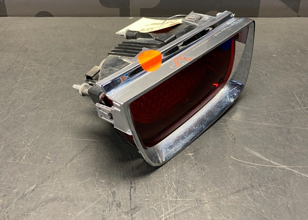 2013 CHEVROLET CAMARO ZL1 OEM DRIVER LH INNER TAIL LIGHT LAMP WITH BEZEL USED