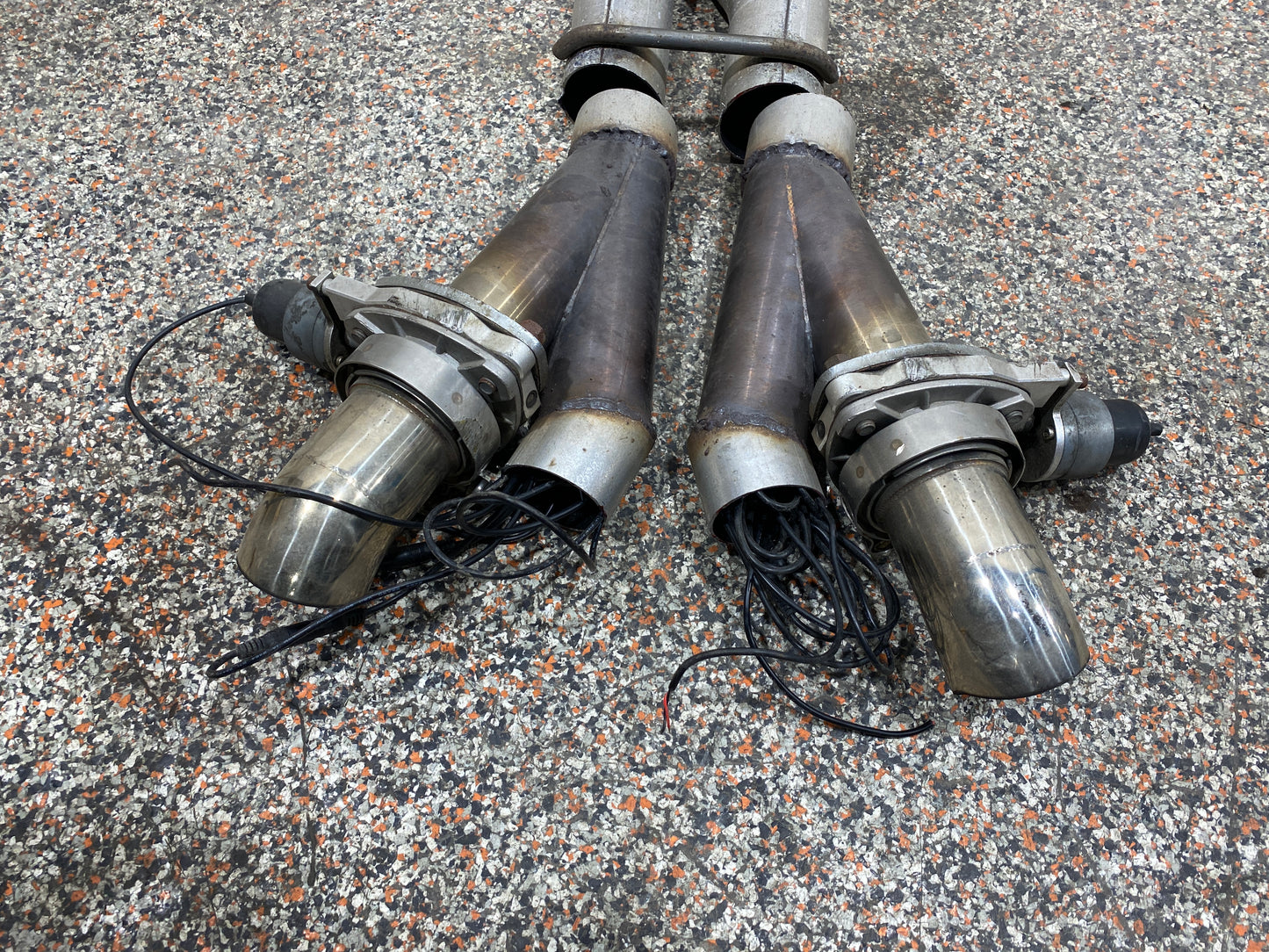 2018 DODGE CHALLENGER SCAT PACK STAINLESS X PIPE WITH EXHAUST CUT OUT ELECTRONIC TURN DOWN PIPES