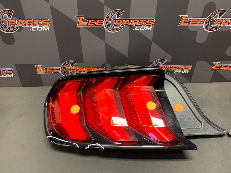 2019 FORD MUSTANG GT OEM TAIL LIGHTS -CRACKED-