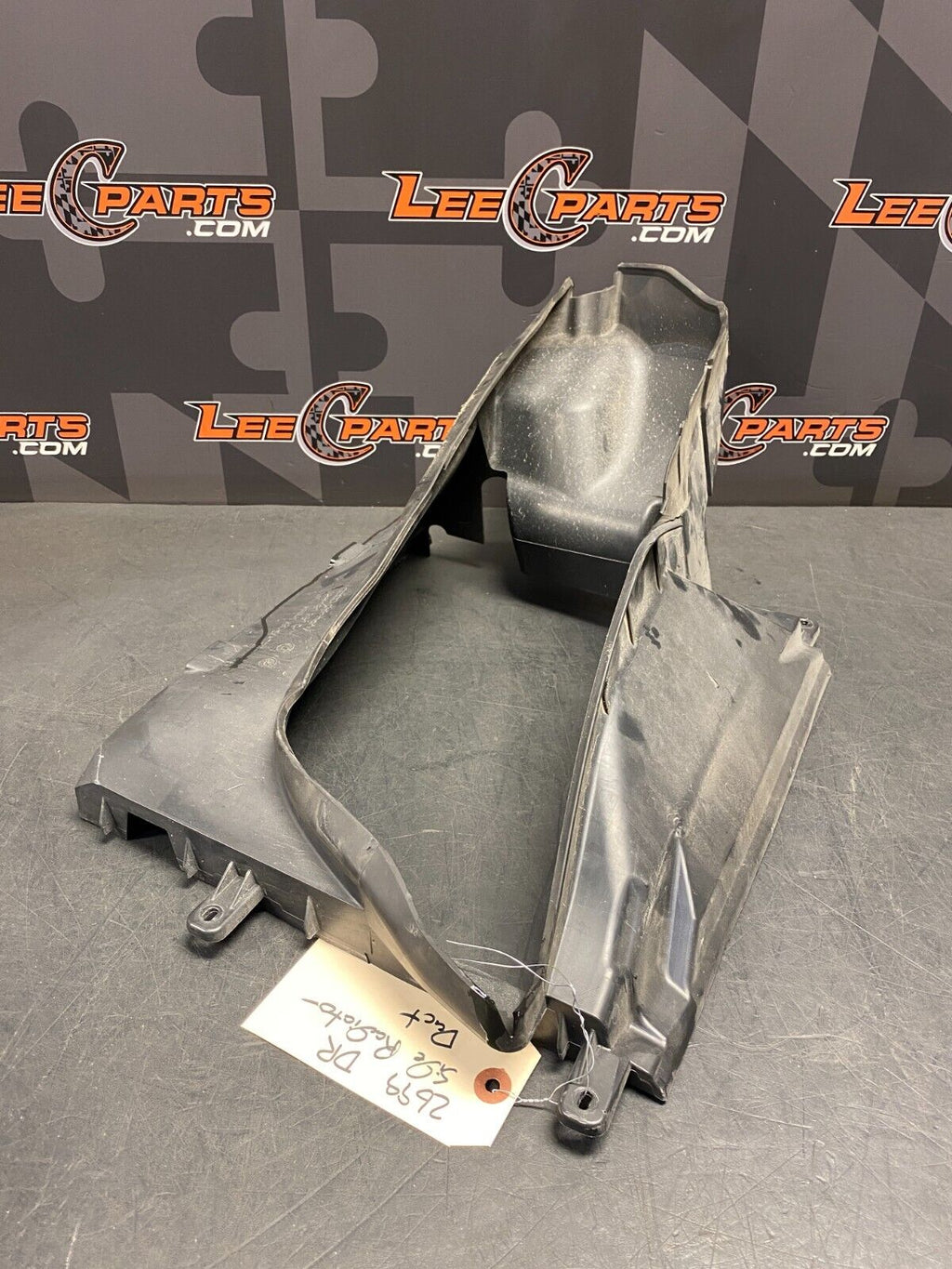2014 AUDI R8 V10 OEM COUPE DRIVER LH SIDE RADIATOR DUCT USED