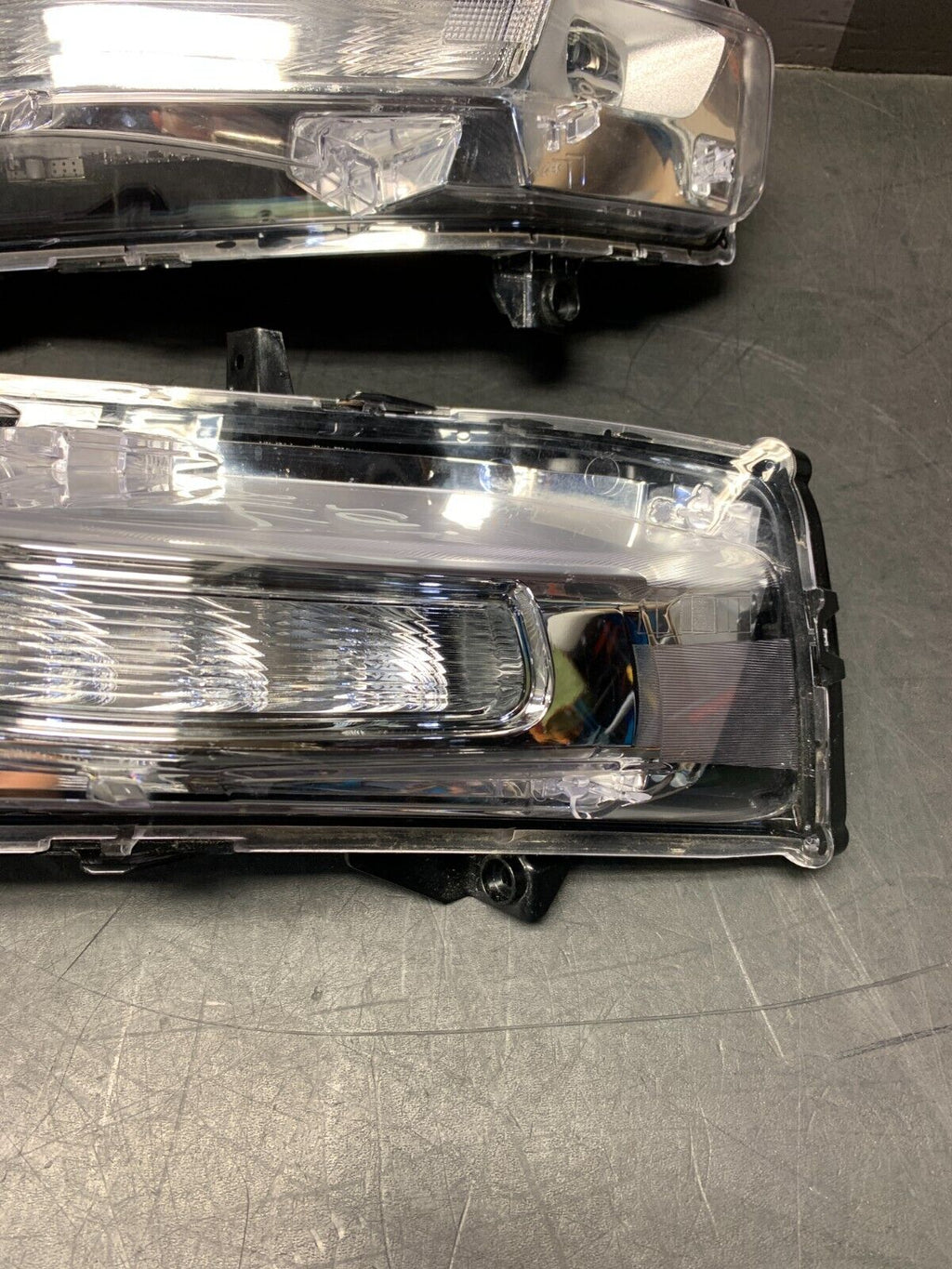 2019 FORD MUSTANG GT OEM FRONT BUMPER DRL RUNNING LIGHT PAIR 5k MILES