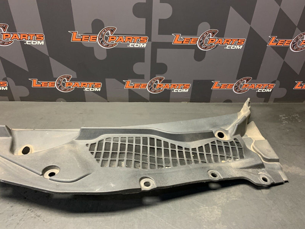 2019 FORD MUSTANG GT OEM WINDSHIELD WIPER COWL