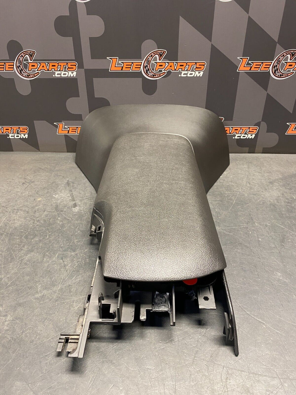 2010 CORVETTE C6 OEM CENTER CONSOLE ARM REST WITH LID USED