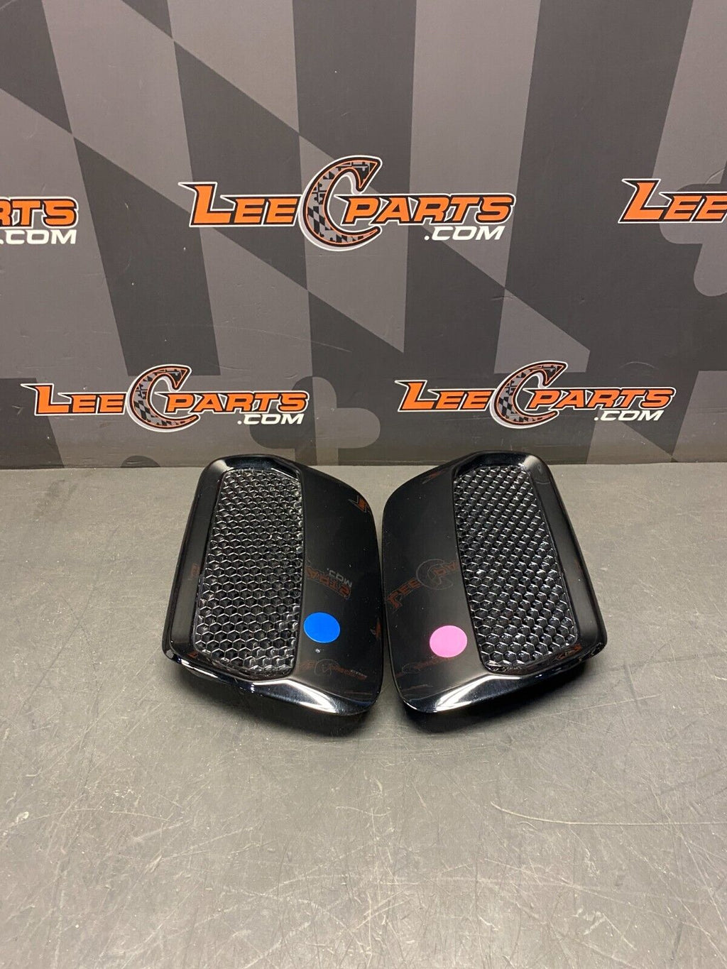 2019 FORD MUSTANG GT PP1 OEM HOOD VENTS PAIR DR PS USED **PAINTED**