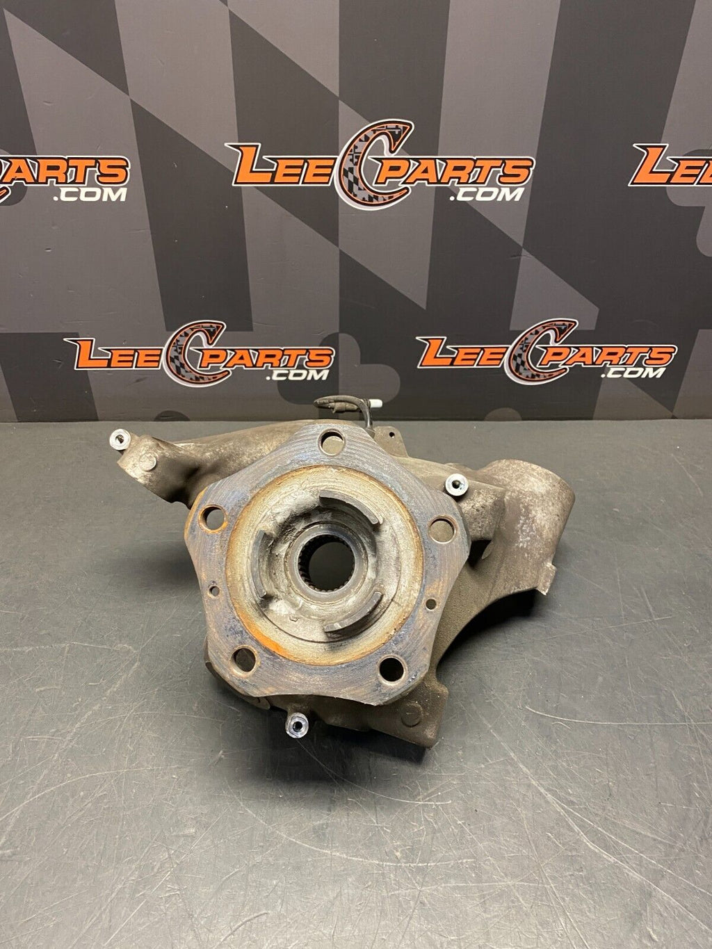 2007 PORSCHE 911 TURBO 997.1 OEM DRIVER LH FRONT HUB SPINDLE USED
