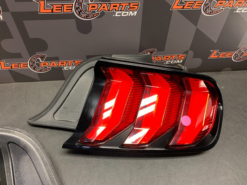2019 FORD MUSTANG GT OEM DRIVER PASSENGER TAIL LIGHTS