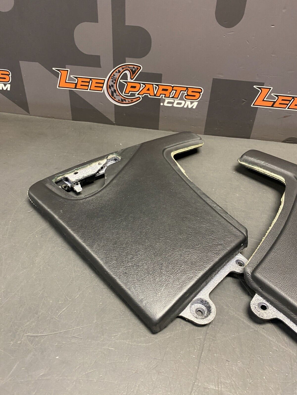 2007 PORSCHE 911 TURBO 997.1 OEM LEATHER KNEE KICK PANELS SIDE CONSOLE PAIR USED