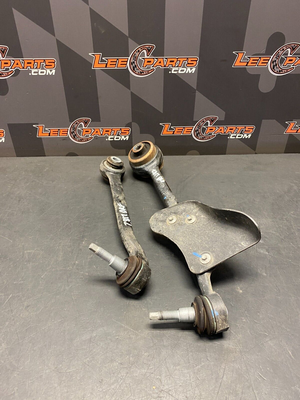 2019 FORD MUSTANG GT OEM DRIVER LH FRONT CONTROL ARMS PAIR (2) USED