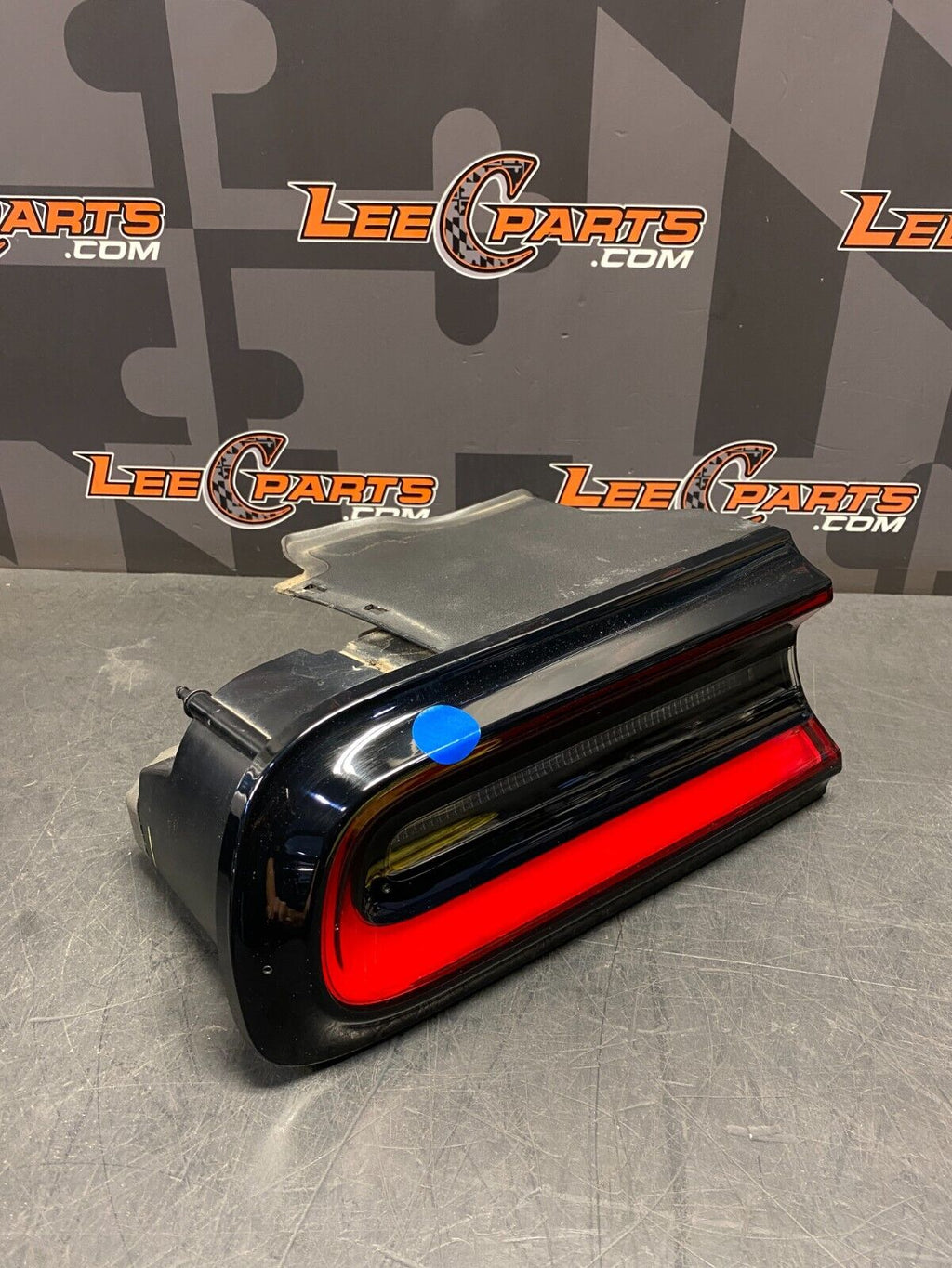 2016 DODGE CHALLENGER SCAT PACK OEM DRIVER LH TAIL LIGHT LAMP USED