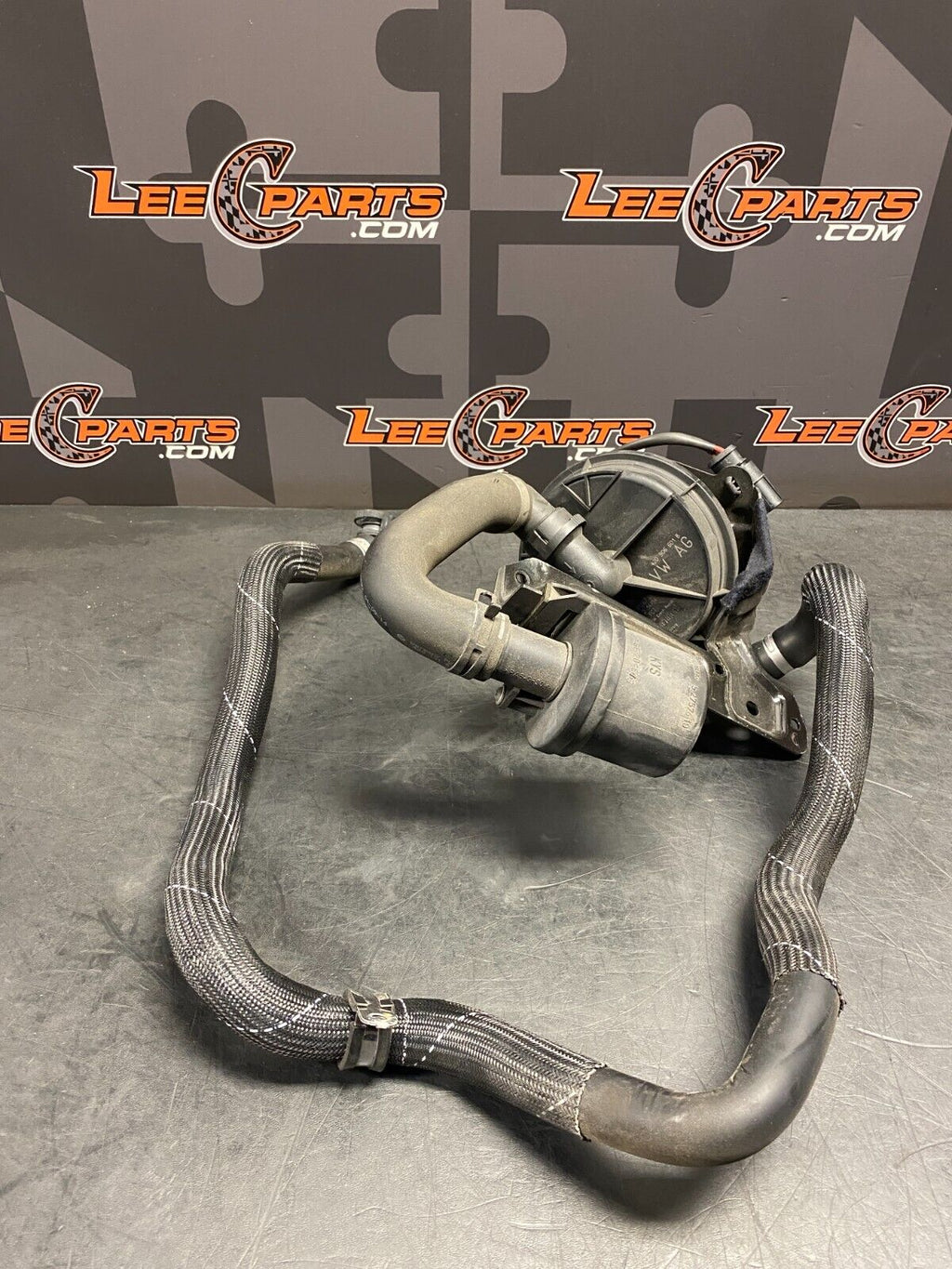 2014 AUDI R8  V10 OEM PASSENGER SECONDARY AIR INJECTION PUMP WITH LINES USED