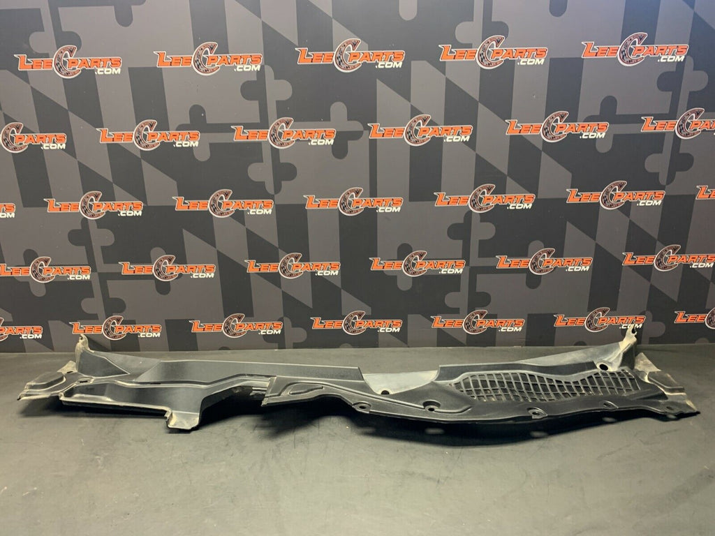 2020 FORD MUSTANG GT OEM WINDSHIELD WIPER COWL PANEL MOULDING