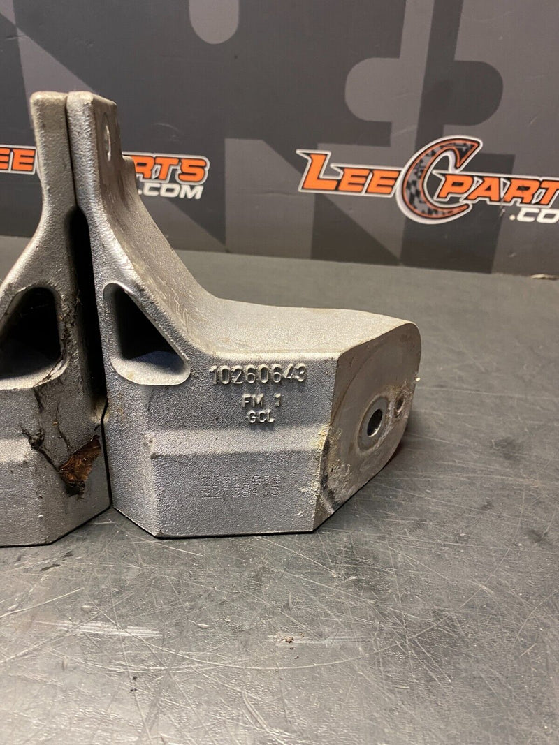 2002 CORVETTE C5Z06 OEM MOTOR MOUNT ENGIEN MOUNT PEDISTOOLS PAIR USED