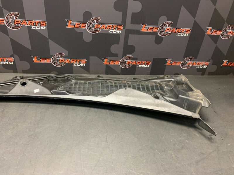 2016 FORD MUSTANG GT OEM WINDSHIELD WIPER COWL COVER