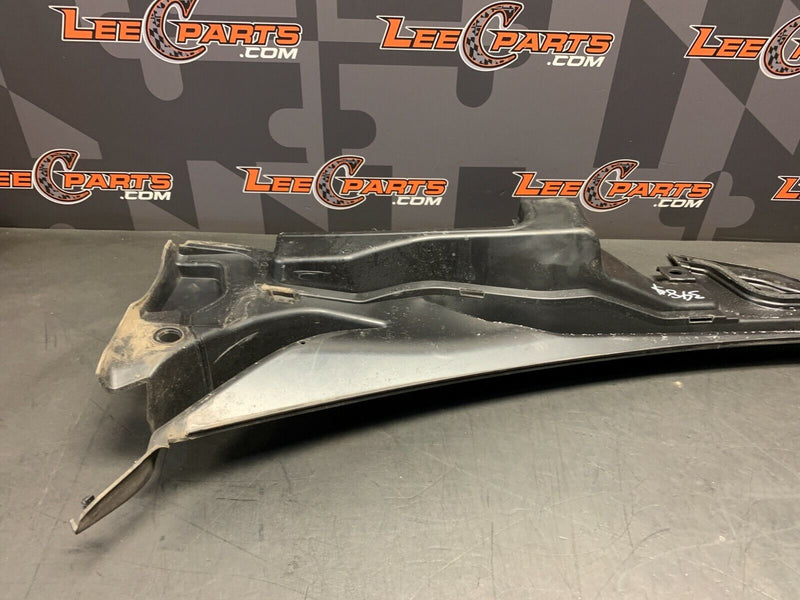 2019 FORD MUSTANG GT OEM WINDSHIELD WIPER COWL