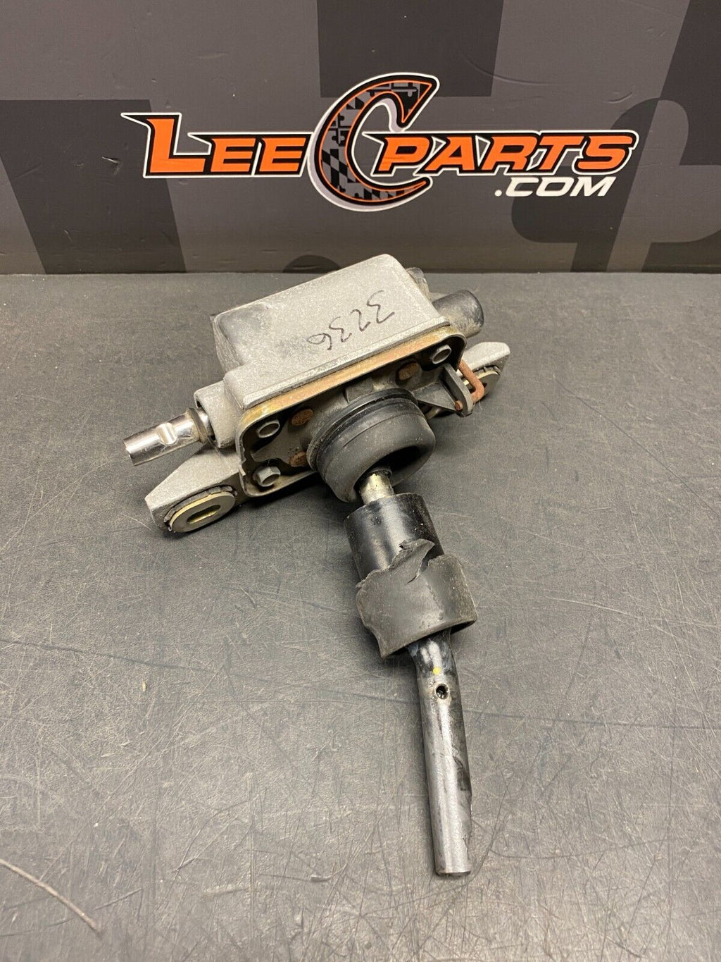 2008 CORVETTE C6 OEM SHIFTER M/T SHIFT BOX WITH HANDLE USED