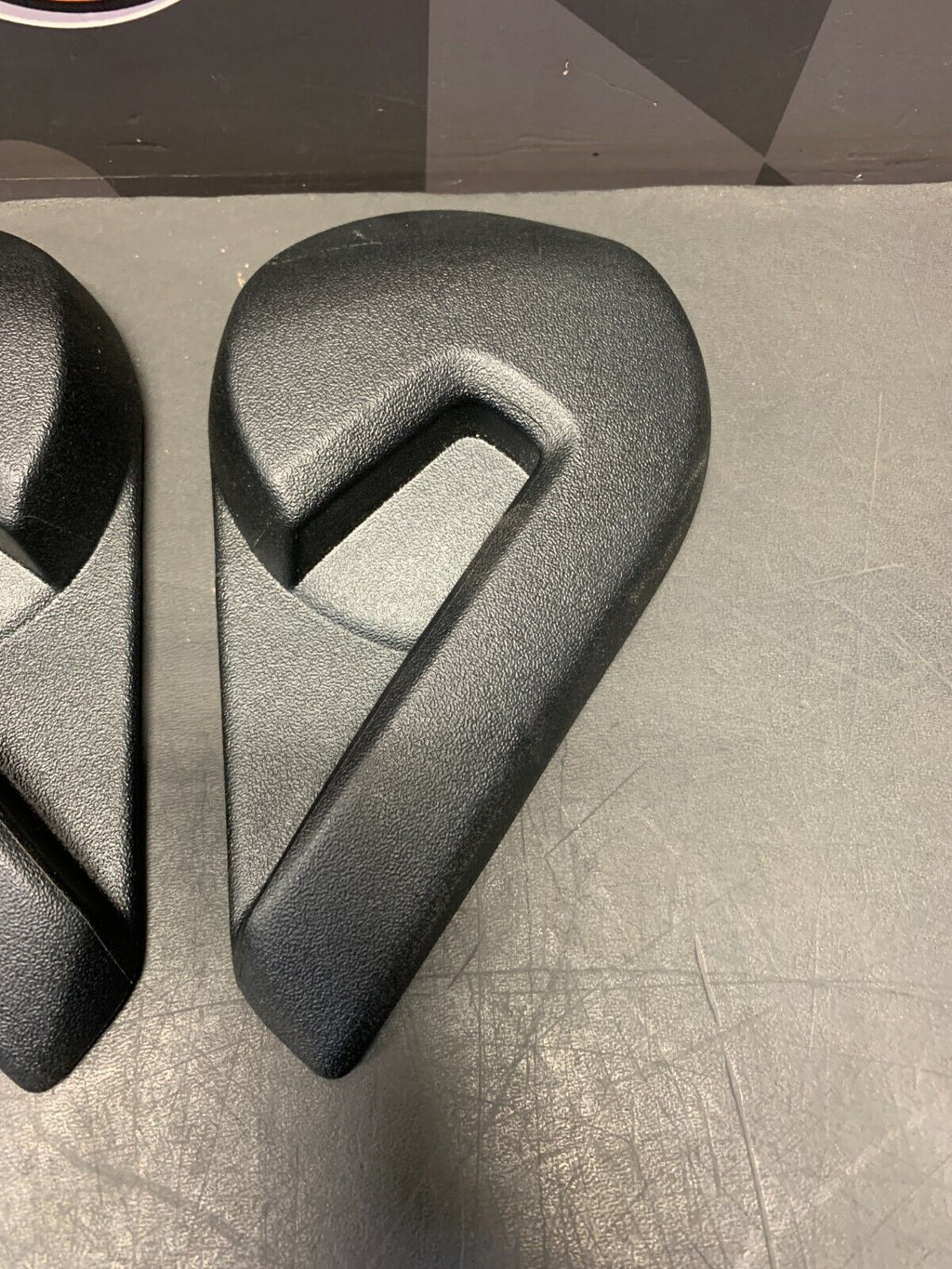 2019 FORD MUSTANG GT OEM FRONT SEAT SIDE PLASTIC TRIM COVERS