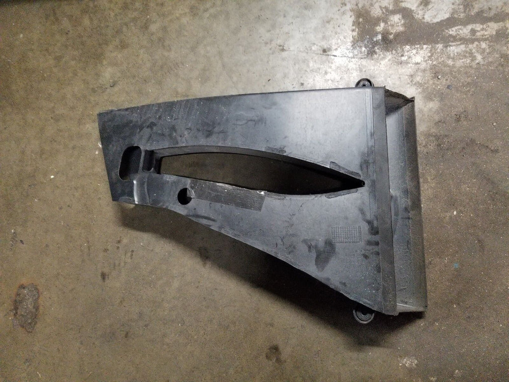 2008 AUDI R8 COUPE V8 OEM AIR INTAKE DUCT ENGINE