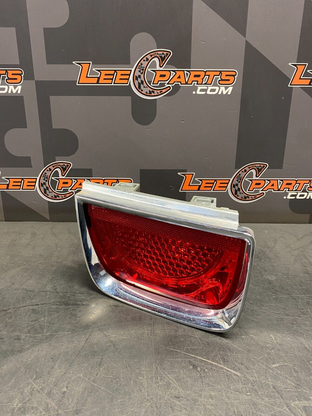 2011 CAMARO SS OEM DRIVER LH INNER TAIL LIGHT WITH BEZEL RING USED