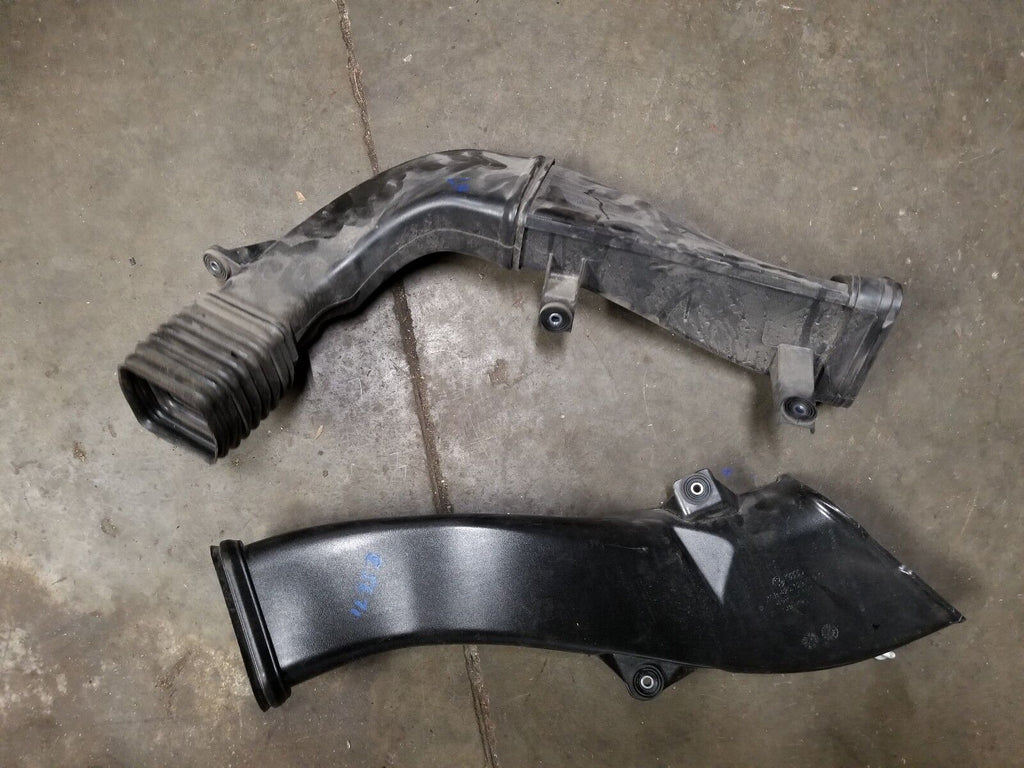2008 AUDI R8 COUPE V8 OEM LH DRIVER SIDE AIR INTAKE DUCT ENGINE
