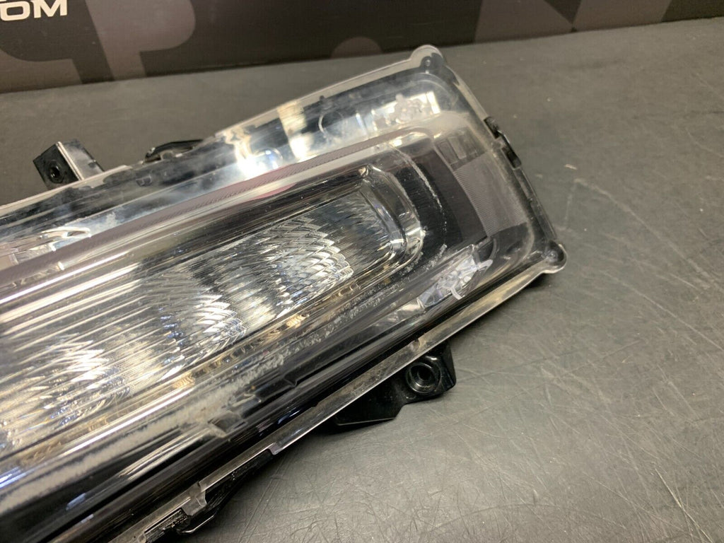 2019 FORD MUSTANG GT OEM PASSENGER RH OEM FOG LIGHT DRL USED