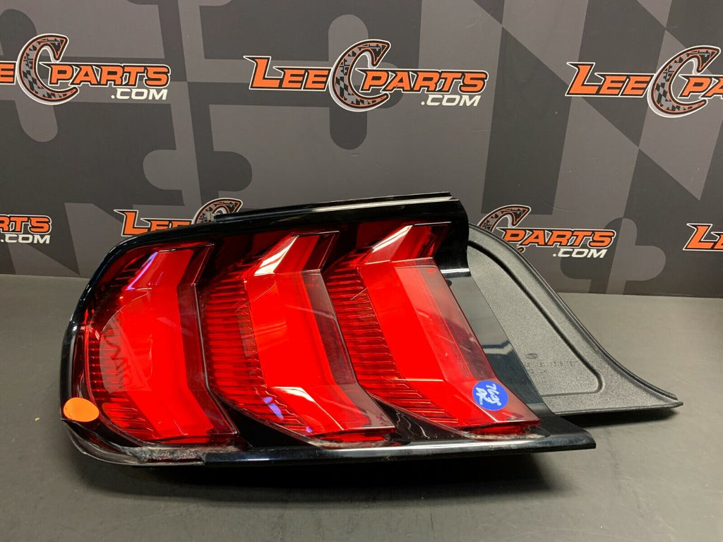 2019 FORD MUSTANG GT OEM LH DRIVER TAIL LIGHT -CRACKED-