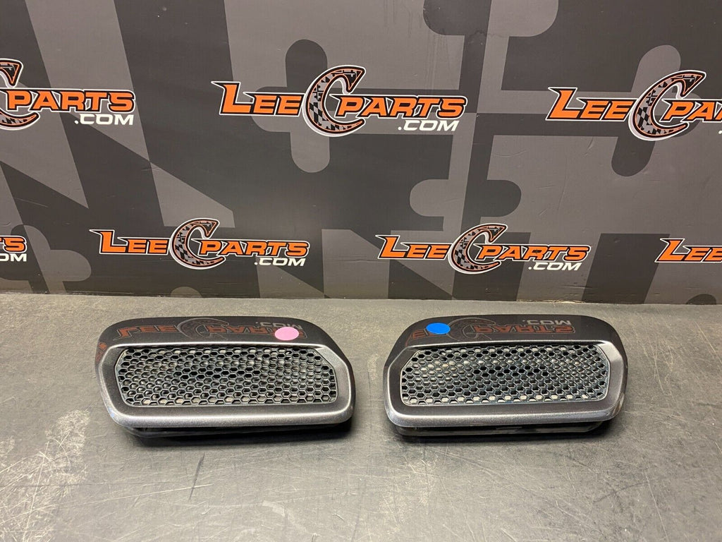 2018 FORD MUSTANG GT OEM HOOD VENTS PAIR DR PS USED