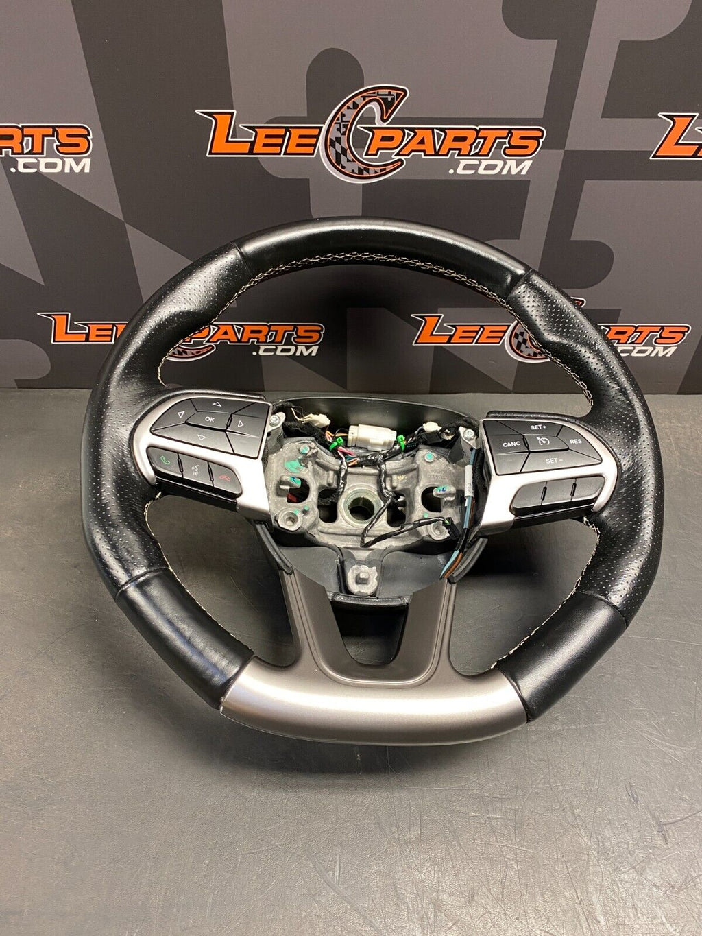 2016 DODGE CHARGER HELLCAT OEM STEERING WHEEL M/T NO PADDLES USED