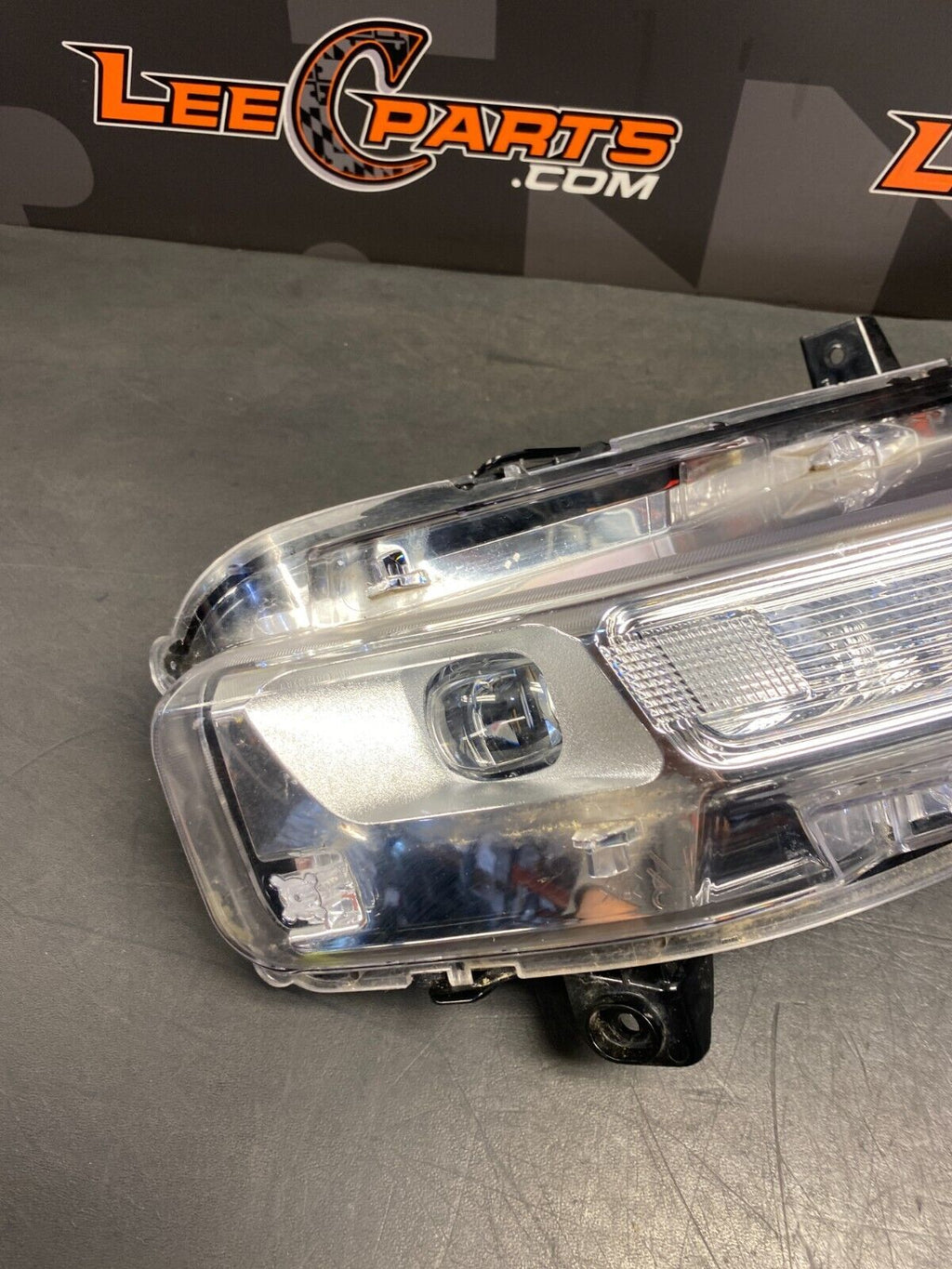 2019 FORD MUSTANG GT BULLITT OEM PASSENGER RH DRL FOG LIGHT ASSEMBLY USED