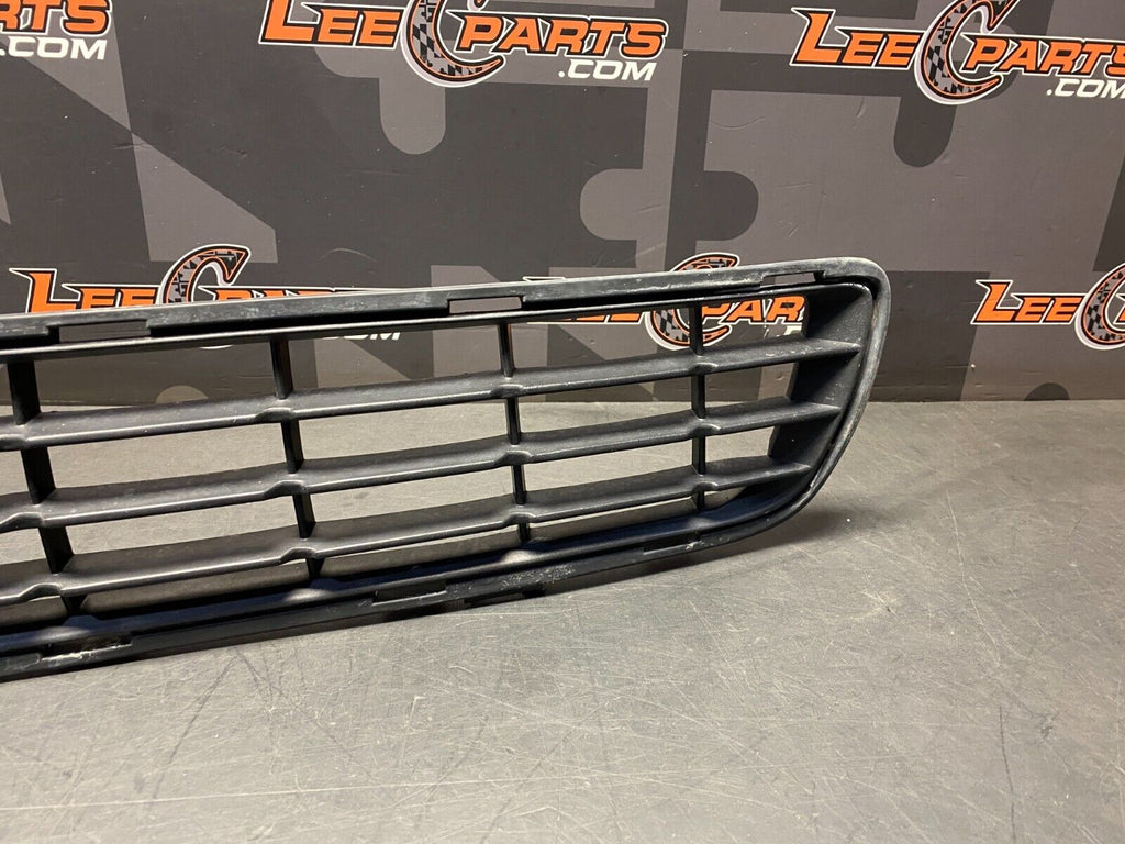 2011 CAMARO SS OEM  LOWER FRONT BUMPER GRILL ASSEMBLY USED