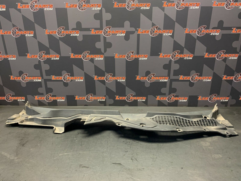 2019 FORD MUSTANG GT OEM WINDSHIELD WIPER COWL