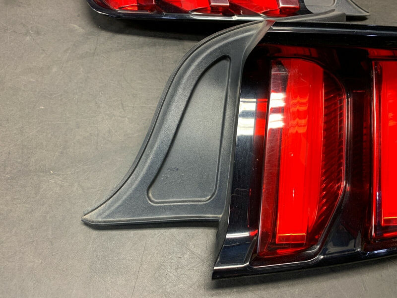 2016 FORD MUSTANG GT OEM TAIL LIGHTS DRIVER PASSENGER
